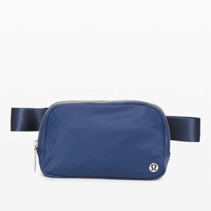 Lululemon Everywhere Belt Bag in Ink Blue